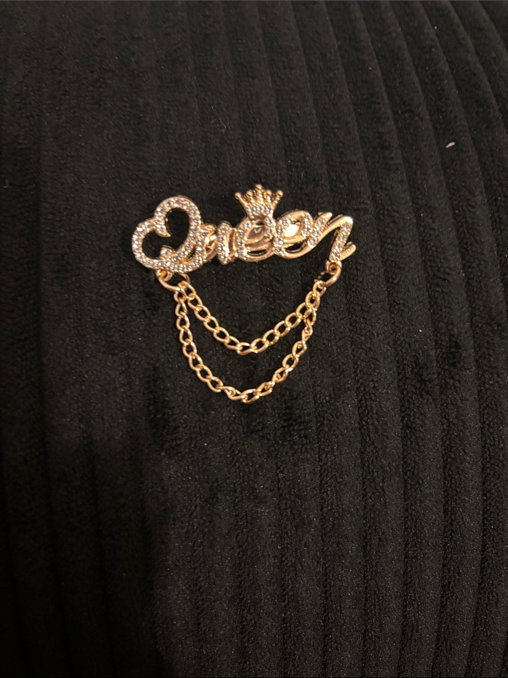 Gold 'Queen' Script Brooch with Crystal Heart and Double Chains